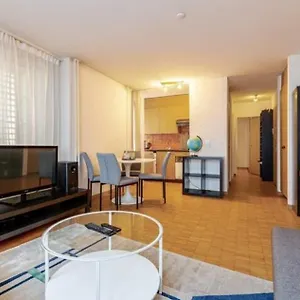 5-mins Walk To Main Station - Center Zurich